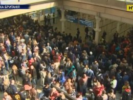 Відчайдушний протестувальник заблокував рух поїздів між Великою Британією та континентом