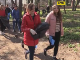 Винницкие студенты вышли на уборку города