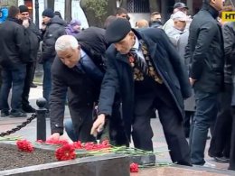Сьогодні представники ветеранських спілок прийшли до пам'ятника генералу Миколі Ватутіну
