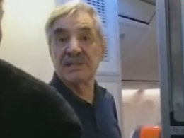 Російський актор Олександр Панкратов-Чорний влаштував п’яний скандал на борту літака