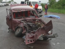 Два человека погибли и трое пострадали в аварии на Тернопольщине