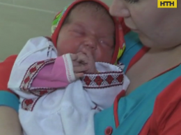 В Винницком роддоме новорожденным дарили вышиванки