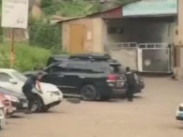 Банду, яку підозрюють у викраденні людини, затримали у столиці
