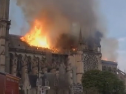 У Францїі затвердили закон про реставрацію Собору Паризької богоматері