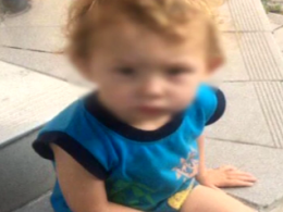 В Днепре двухлетний мальчик с ножом в руках, ходил по улицам