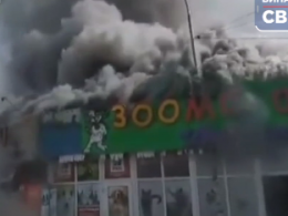 Возле станции метро Дарница сгорел крытый рынок