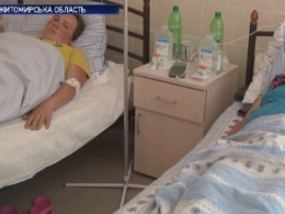 12 человек остаются в больнице после поминального стола на Житомирщине