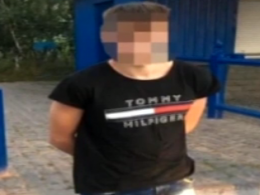 Под Киевом пассажир ножом порезал таксиста