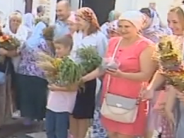 Християни сьогодні відзначають перший із трьох спасів - медовий