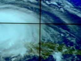 Потужний тропічний шторм Доріан насувається на східне узбережжя США