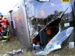 В Польше в аварию попал туристический автобус