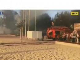 В Киеве пожар произошел в одном из комплексов отдыха в Гидропарке