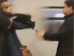 Двоє жінок влаштували бійку в метро Москви