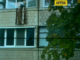 У Харкові з другого поверху впала 79-річна пенсіонерка