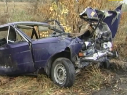 На Дніпропетровщині ВАЗ зіткнувся з міжміським автобусом, 1 людина загинула