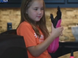 8-летней девочки из США, у которой от рождения нет левой руки, сконструировали биоконечность