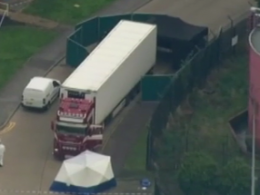 У Британії, у причепі вантажівки, виявили 39 трупів