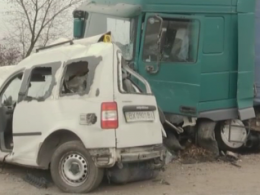 В Хмельницкой области в страшной аварии погибла семья