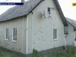 На Буковине жители небольшого городка до сих пор живут в домах с дырявыми крышами