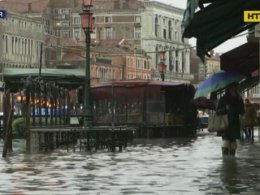 Из-за продолжительных дождей затопило Венецию