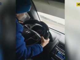 В России женщина посадила за руль автомобиля своего 6-летнего сына