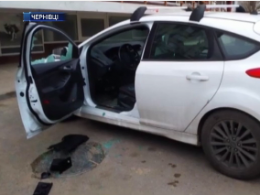 В Черновцах неизвестный повредил 11 автомобилей