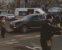 У Бучі Порш протаранив маршрутку: 2 людей загинули
