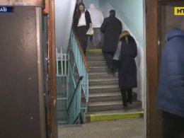 В Николаеве в больнице скорой помощи уже год не работает лифт