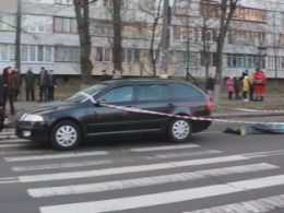 В Киеве, на зебре, водитель насмерть сбил пенсионерку