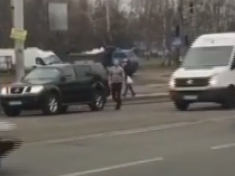 Дорожный конфликт с резней колес произошел в Киеве