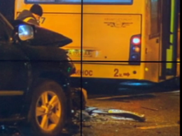 Лексус влетел в автобус в Киеве