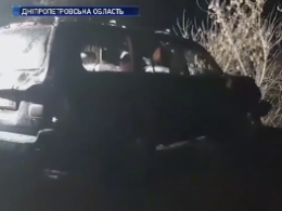 Тіла чотирьох людей знайшли в салоні авто на дні ставка на Дніпропетровщині