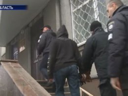 В Винницкой области в электричке 4 преступников напали на иностранца