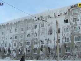 В российском Иркутске люди живут в ледяном доме