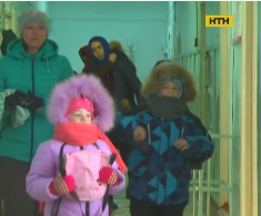 Через спалах грипу та ГРВІ тимчасово зупинили навчання в дев'яти областях України