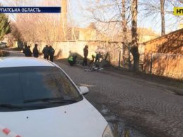 В Мукачево неподалеку детского сада вооруженные мужчины устроили разборки