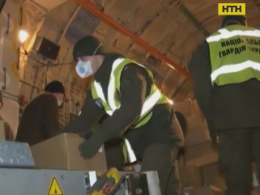 В Україну прилетів ще один літак c медичною допомогою з Китаю
