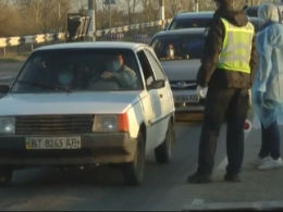 Огромные пробки образовались на въездах в Херсон