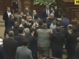 Масштабная драка произошла в парламенте Армении