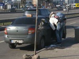 В Украине таксистам разрешили ездить по полосе общественного транспорта
