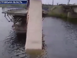 На Днепропетровщине просто под фурой обрушился мост