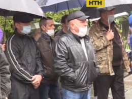 В Черкасской области люди протестуют против закрытия больницы