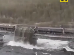 В российском Мурманске обвалился железнодорожный мост
