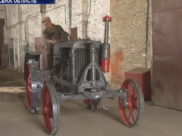 На Кировоградщине фермеры отреставрировали 80-летний трактор