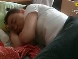 В России воспитательница частного садика напилась и уснула прямо в детской кровати
