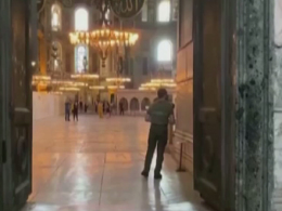 Евросоюз призывает Анкару пересмотреть решение о преобразовании Собора Святой Софии в мечеть