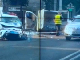 В Одессе полицейское авто врезалось в микроавтобус