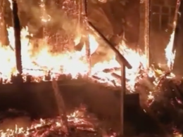 На Сумщині спалахнув будинок, де мешкали жінка з немовлям та 4-річним хлопчиком