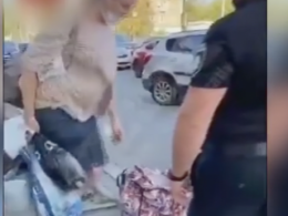 В Киеве задержали женщину, которая несла младенца в сумке