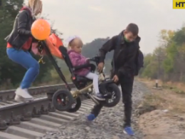 Жители Черкасс вынуждены ходить через железнодорожные пути